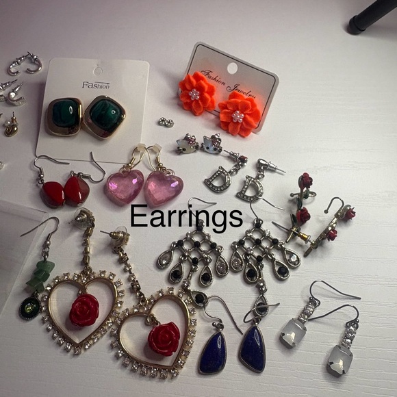 Jewelry Bundle, Rings, Necklaces, Bracelets Including Vintage Tweety Bird Box - Picture 9 of 16